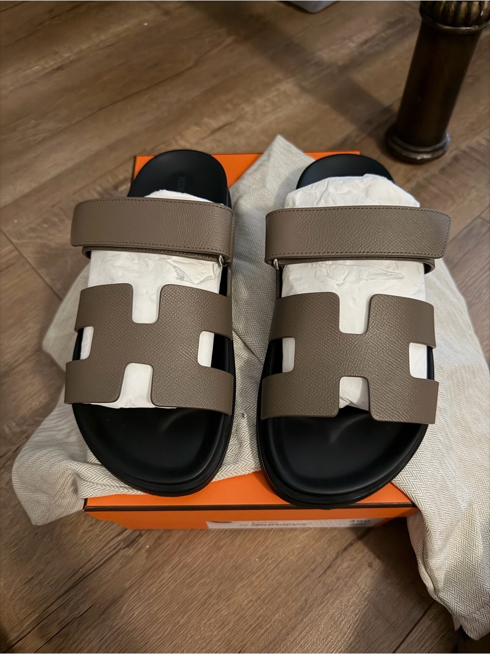 Hermes Chypre Sandal in Brown and Black - Picture 8 of 8